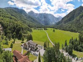 Villa Palenk Logar Valley，位于索尔察瓦的酒店