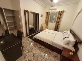 Comfort Suites，位于Adentan的酒店