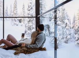 Magical Pond Nature Igloos，位于鲁卡的带热水浴缸的酒店