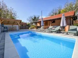 Gorgeous Home In Kutina