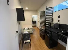 2Kitnet aconchegante no coração da cidade