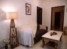 Cherry Blossom Hideaway Elegant 3BHK Cozy Ambience With Pool，位于达波林的酒店