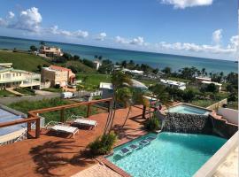 Family Beach House with an Amazing Ocean View，位于Naguabo的酒店