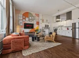 City View Stay - Convention Center - Downtown - Stadium - Sleeps 8 - Skywalk Access