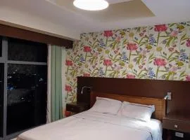 1bedroom suite 50th floor with balcony and bathtub at Horizons 101 tower 1