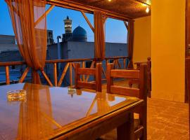 NABIBEK TERRACE Ponorama view old city with real discoun,t，位于布哈拉的酒店