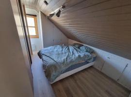 Room in Trondheim, Heimdal, Lundåsen - Bus to town every 5 minutes，位于特隆赫姆的酒店