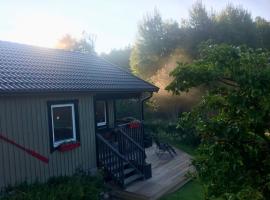 Haere Mai B&B Orust，位于Henån的酒店