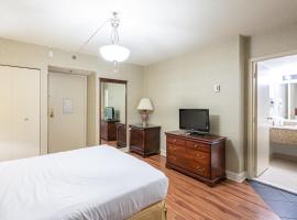 Le Cadillac à Saint-Sauveur，位于圣索弗尔-德斯蒙特的酒店