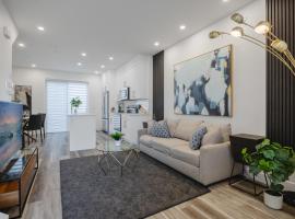 Townhome with Free Parking, Near Downtown，位于卡尔加里的酒店