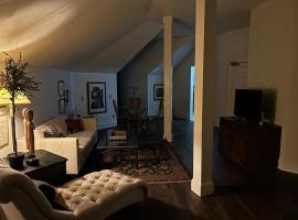 Innkeeper Suite at The Currier Inn，位于格里利的酒店