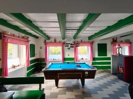 Parádní chalupa，位于塞米利的酒店