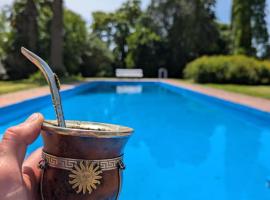 La Cuadra - Puesto de Campo Argentino，位于洛博斯的酒店