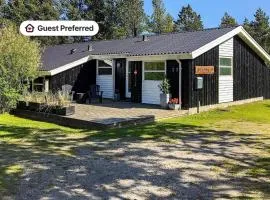 10 person holiday home in Jerup-By Traum