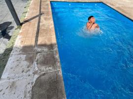 Los Gringuitos - Trapiche，位于特拉皮奇的带热水浴缸的酒店