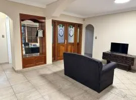 Gran Casa Amplia Ituzaingo Centro Familiar Excelente