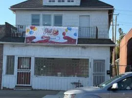 Comfortable 3-BR Home Minutes From UB South & Shop