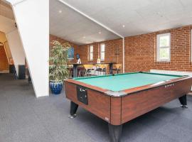 Holiday home in a holiday centre- Type 12，位于布拉万德的酒店