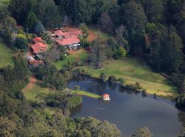 森林山林小屋度假酒店，位于彭伯顿的酒店