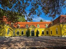 Pluto Lovas Vendégház