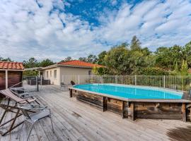 Villa piscine entre lac et océan，位于萨泽克斯的酒店