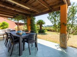 600m from the beach - Garden and Sea View，位于西缪斯的酒店