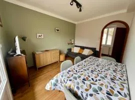 La Petite Ourse maison de village à Oust