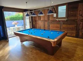 Appartamento con Biliardo Privato Patio e Parcheggio Aosta