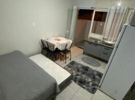 AP completo a 5 min da Praia, Itapema-SC，位于伊塔佩马的酒店