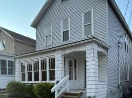 Family-Friendly Retreat near Manistee Riverwalk