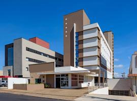 Golden Tower Express Braz Olaia by Fênix Hotéis，位于里贝朗普雷托的酒店