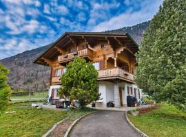 Kiwi Chalet - Mountain Views & Cozy NZ Vibes，位于格尔兹维尔的木屋