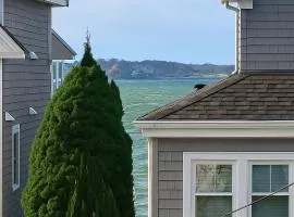 Coastal Stay Newer Modern 3BR 2BA Free Parking Walk to Swampscott Beach