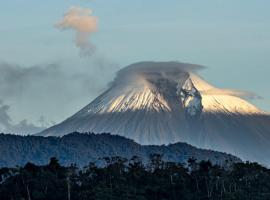 Centro Macas，位于Macas的带停车场的酒店