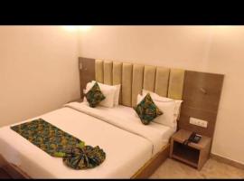 Royal home stay，位于莫拉达巴德的酒店