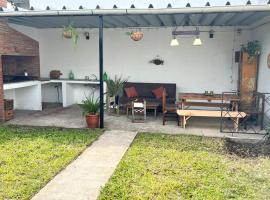 Casa, gran parrillero a pocos minutos de sitios turísticos，位于米纳斯的酒店