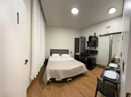 1Kitnet ao lado da Praça Leonardo Venerando