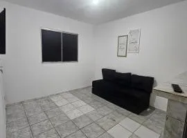 Casa com 2 Quartos e Garagem, Alto da Cruz, Camaçari