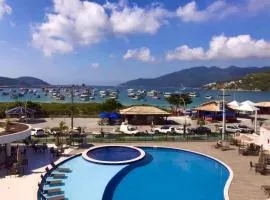 Cobertura com Piscina Privativa em Resort Pé na Areia