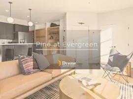 Pine at Evergreen - Boutique Hotel