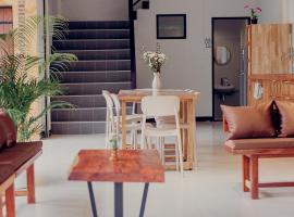 Ark Guesthouse，位于拜县的酒店