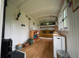 Stream Side Shepherds Hut，位于Hazelhead的豪华帐篷