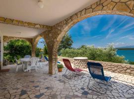 Apartment in Klimno - Insel Krk 14302，位于科里米诺的酒店