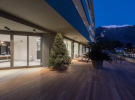 HOODY ACTIVE & HAPPINESS HOTEL，位于阿科的酒店