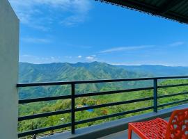 Mussoorie On Edge - A Valley View Luxury Property，位于穆索里的酒店