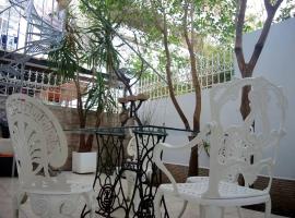 Long-Stay Family & Work Oasis -20 min to Center & Sea，位于比雷埃夫斯的酒店