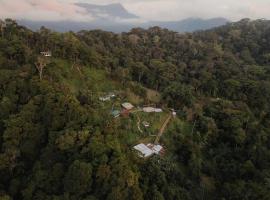 Finca Renacer - Jungle Lodges，位于San Luis的酒店