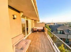 Ahmed Teacher's hotel, including breakfast, closest to the airport
