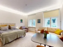 tARTu Stays at City Center