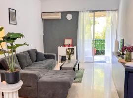 Varkiza Beach Entire Apartment，位于瓦里的酒店